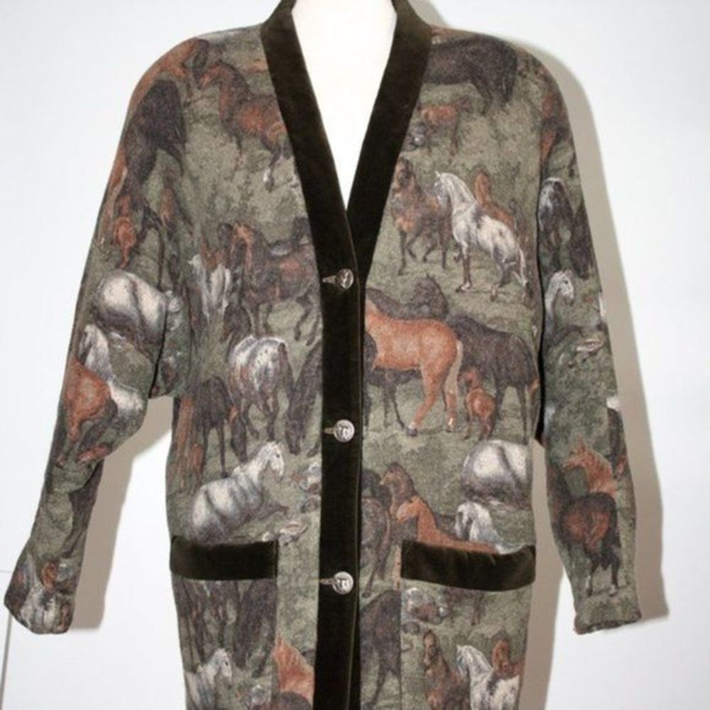 Eurochasse Horse Designs Button Down Hunting Coat Size Small/Medium